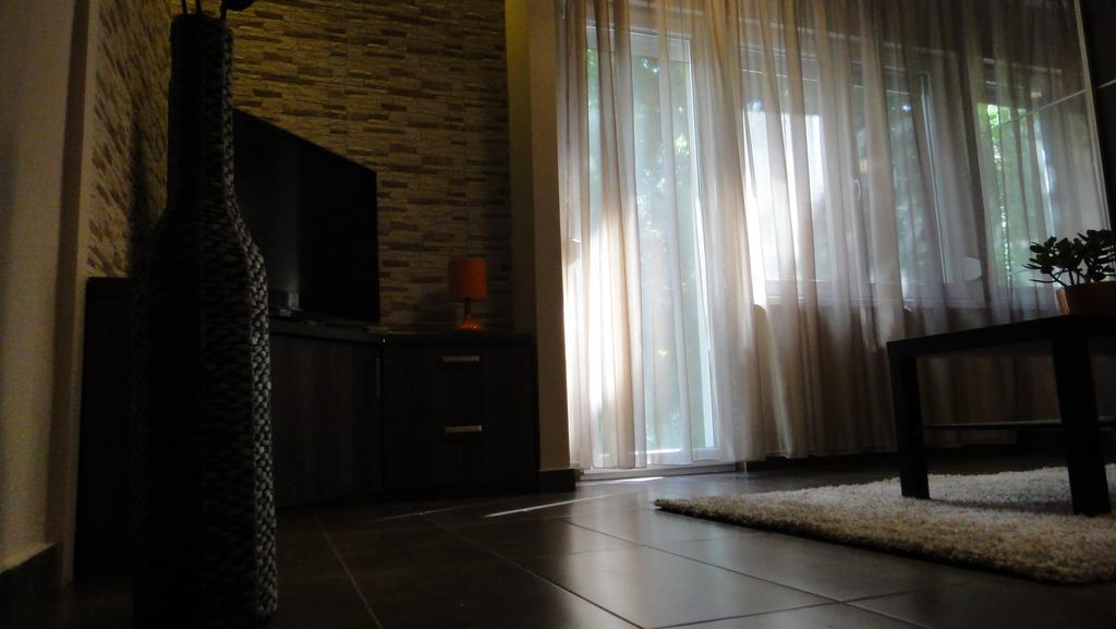 Mgtels Apartman - With Private Parking Budapest Exteriör bild