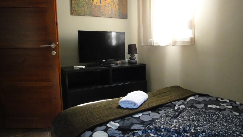 Mgtels Apartman - With Private Parking Budapest Exteriör bild