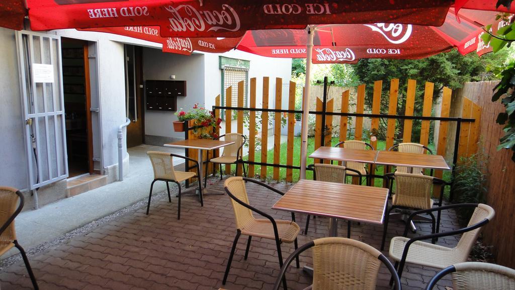 Mgtels Apartman - With Private Parking Budapest Exteriör bild