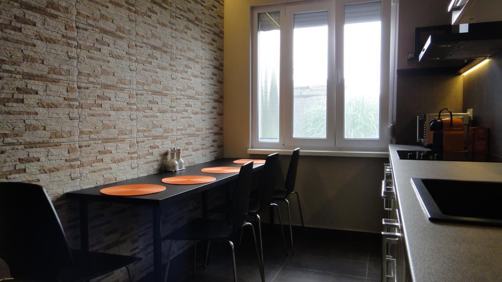 Mgtels Apartman - With Private Parking Budapest Exteriör bild