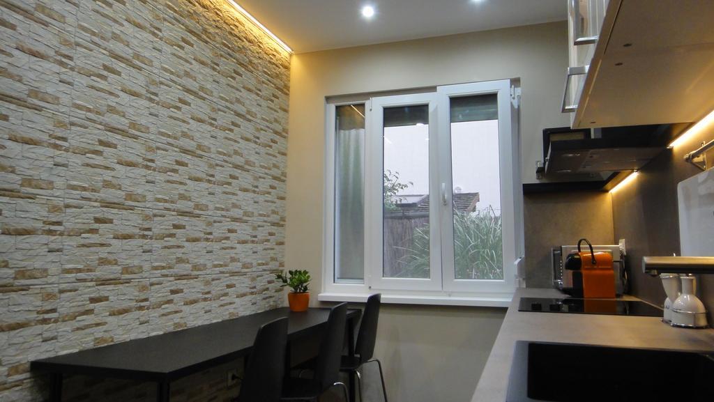 Mgtels Apartman - With Private Parking Budapest Exteriör bild