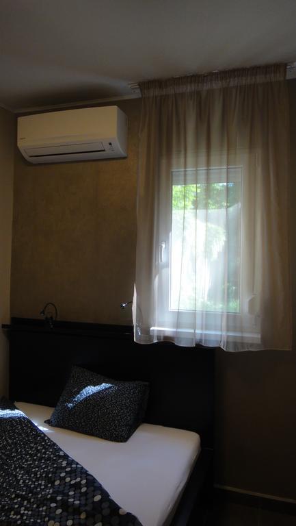 Mgtels Apartman - With Private Parking Budapest Exteriör bild