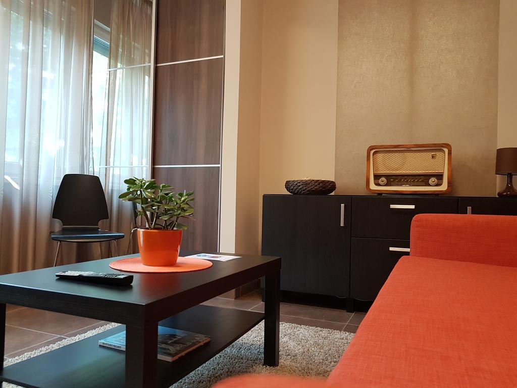 Mgtels Apartman - With Private Parking Budapest Exteriör bild