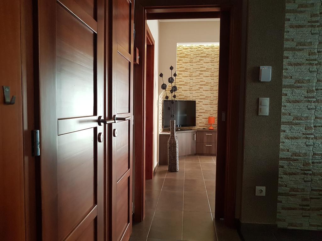 Mgtels Apartman - With Private Parking Budapest Exteriör bild