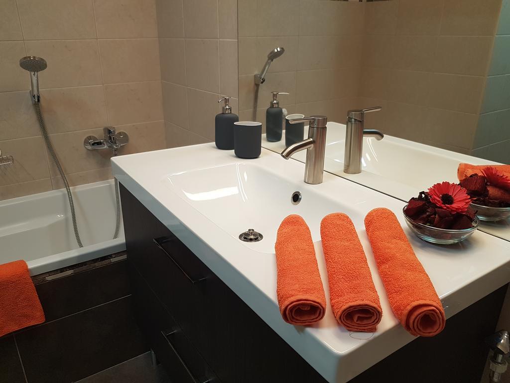 Mgtels Apartman - With Private Parking Budapest Exteriör bild