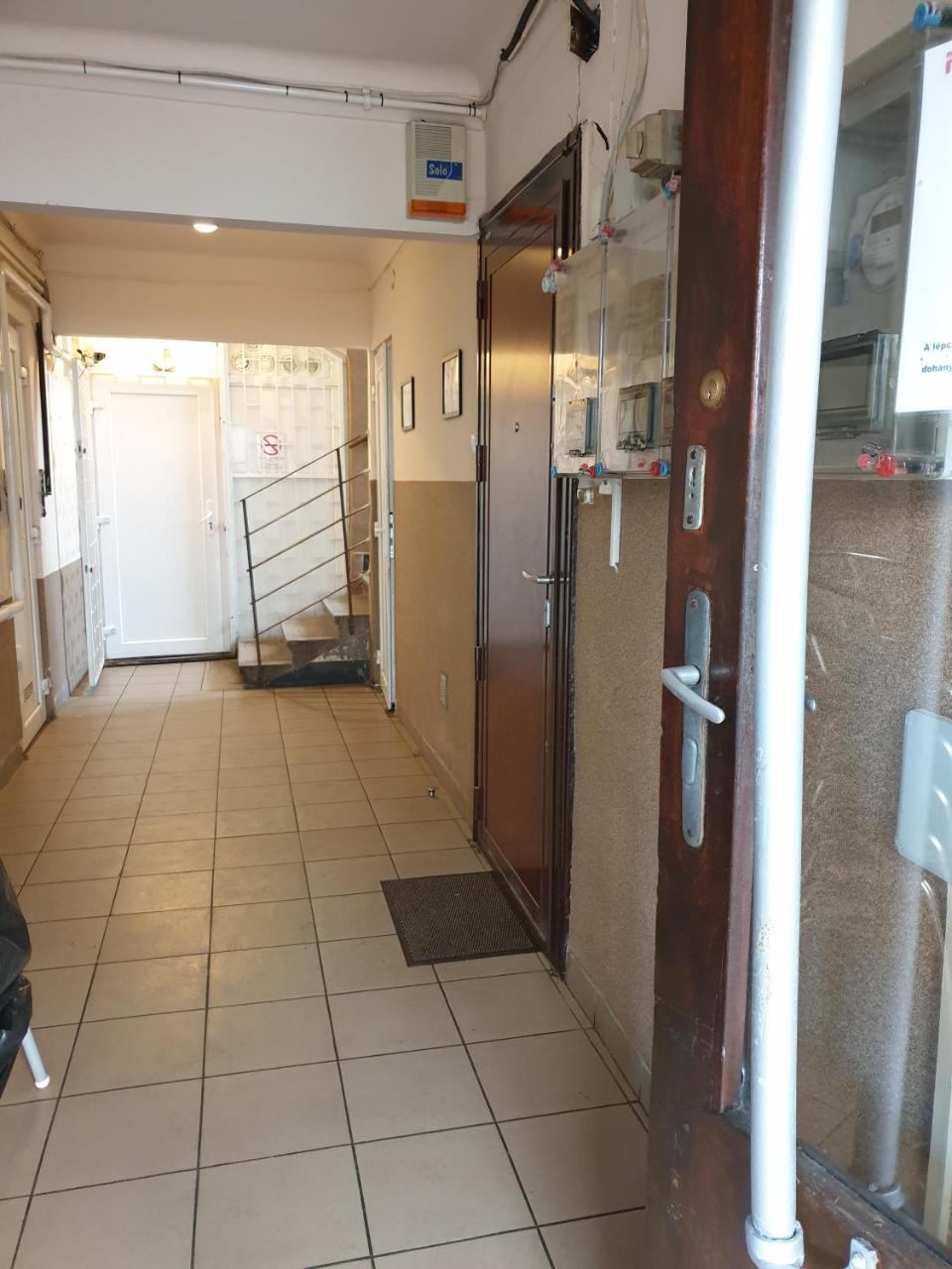 Mgtels Apartman - With Private Parking Budapest Exteriör bild